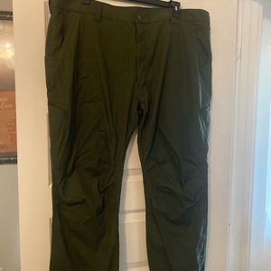 New w/o tags 44x30 Dickies, olive pants